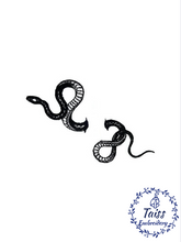 Load image into Gallery viewer, Snake Black and white  patch•   Gothic iron-on patch •   Reptile