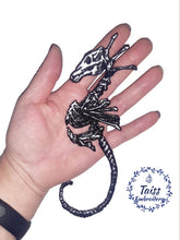 Load image into Gallery viewer, Seahorse patch• bone patch