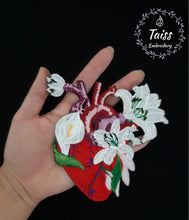 Load image into Gallery viewer, Heart patch Flower patch Iron on patch