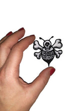 Load image into Gallery viewer, Iron on patch Fashion patch Designer patch Embroidered patches
